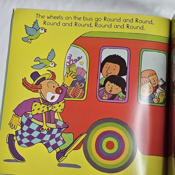 The wheels on the bus Paper Back - Picture 3 of 10